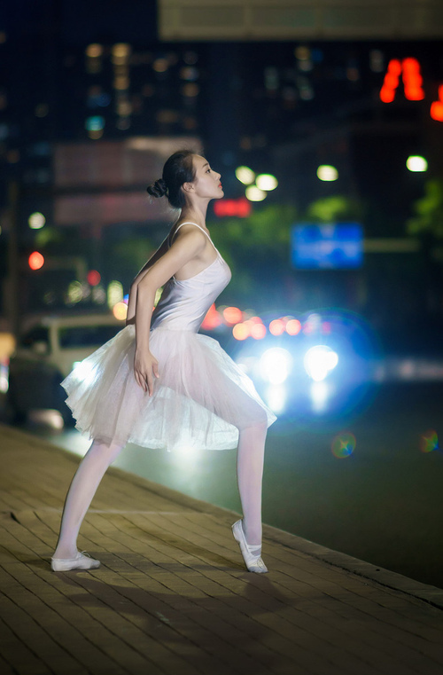 是否应推动球员设立科技助学奖励基金