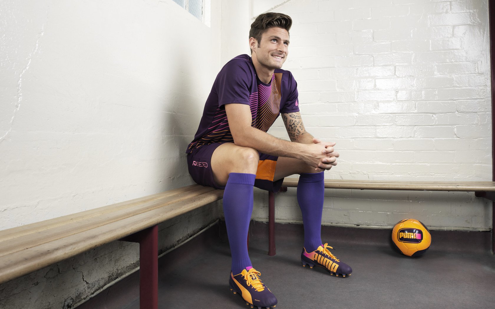 爱游戏体育官方网站-猛龙队备战战术有新变化 瞄准提升战绩，猛龙队的阵容