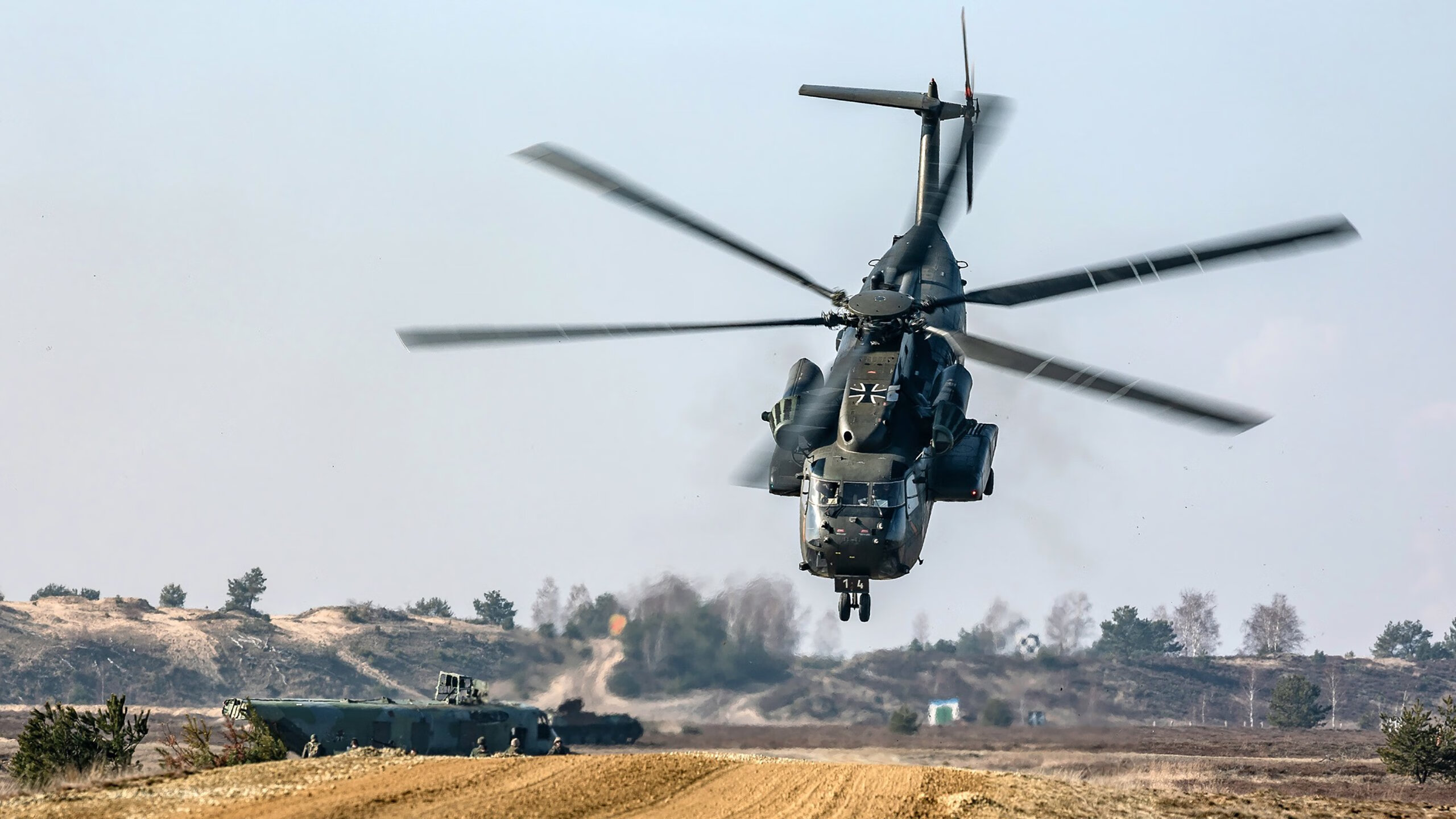 爱游戏在线娱乐官网-马德里竞技淘汰曼城，晋级半决赛，马德里足球冠军赛