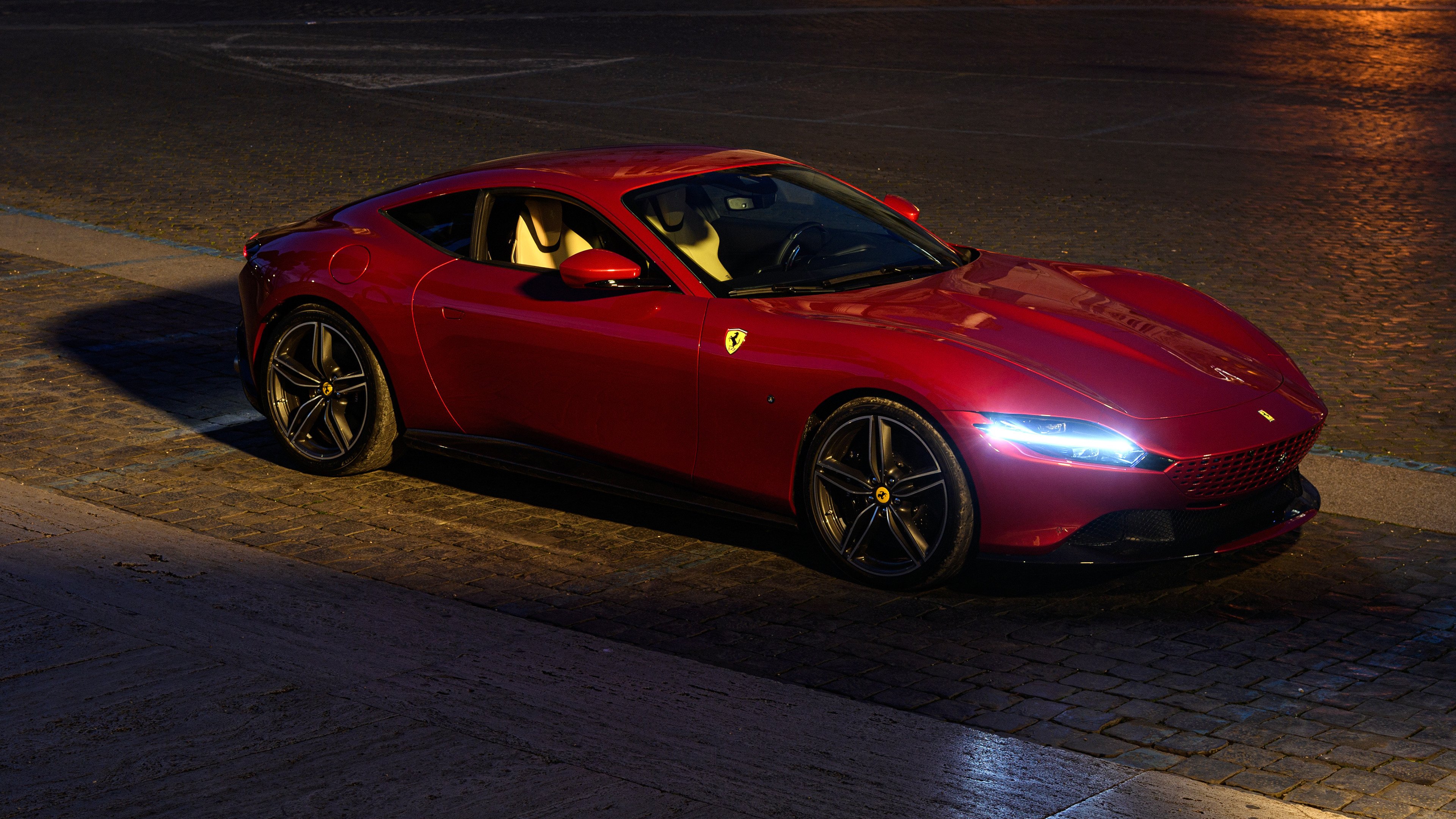 葡萄牙与意大利在欧洲预选赛中交手——现场观众热情高涨，葡萄牙vs意大利首发