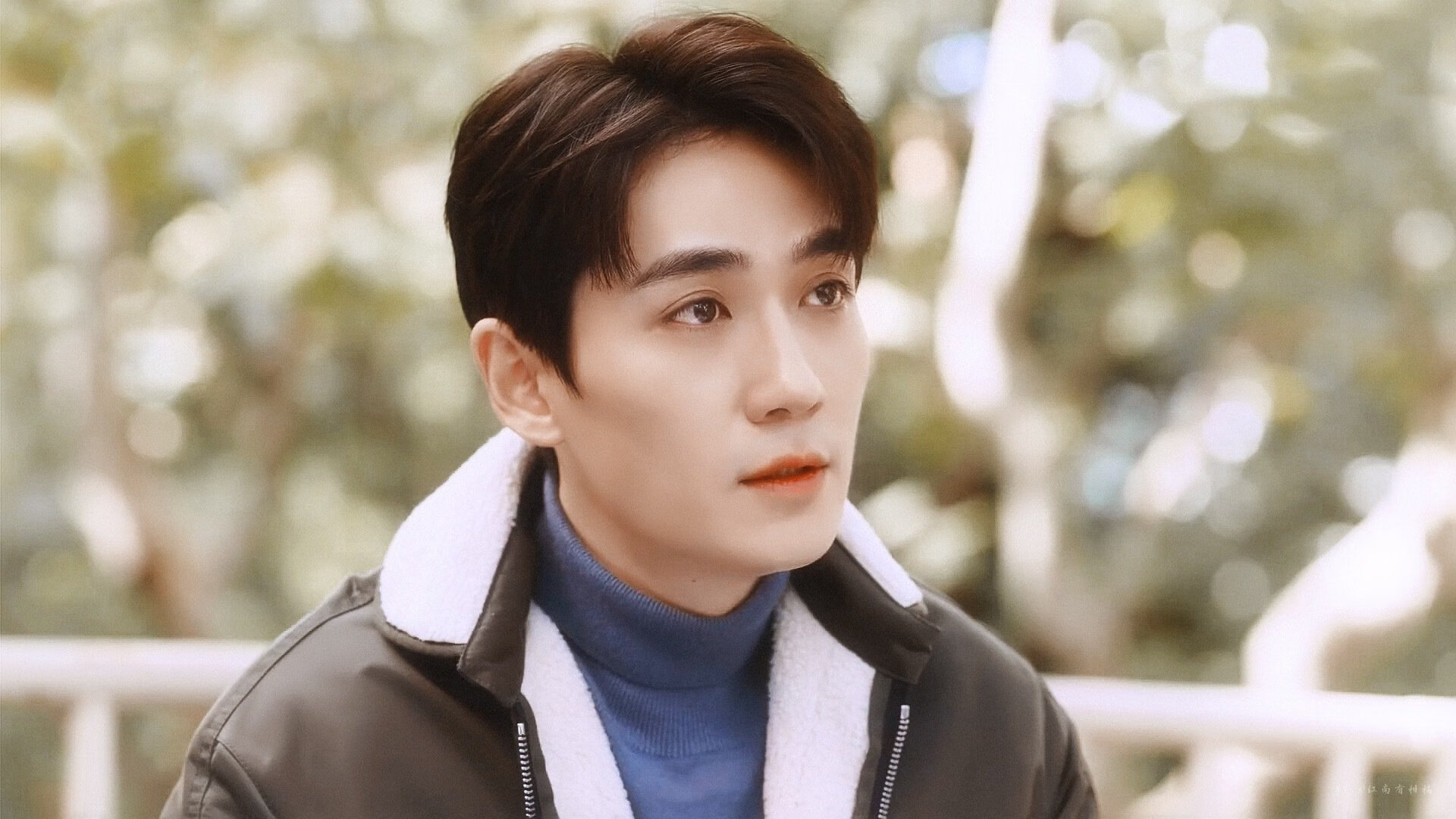 埃弗顿后腰防守强度提升限制穿插跑动,埃弗顿的球衣