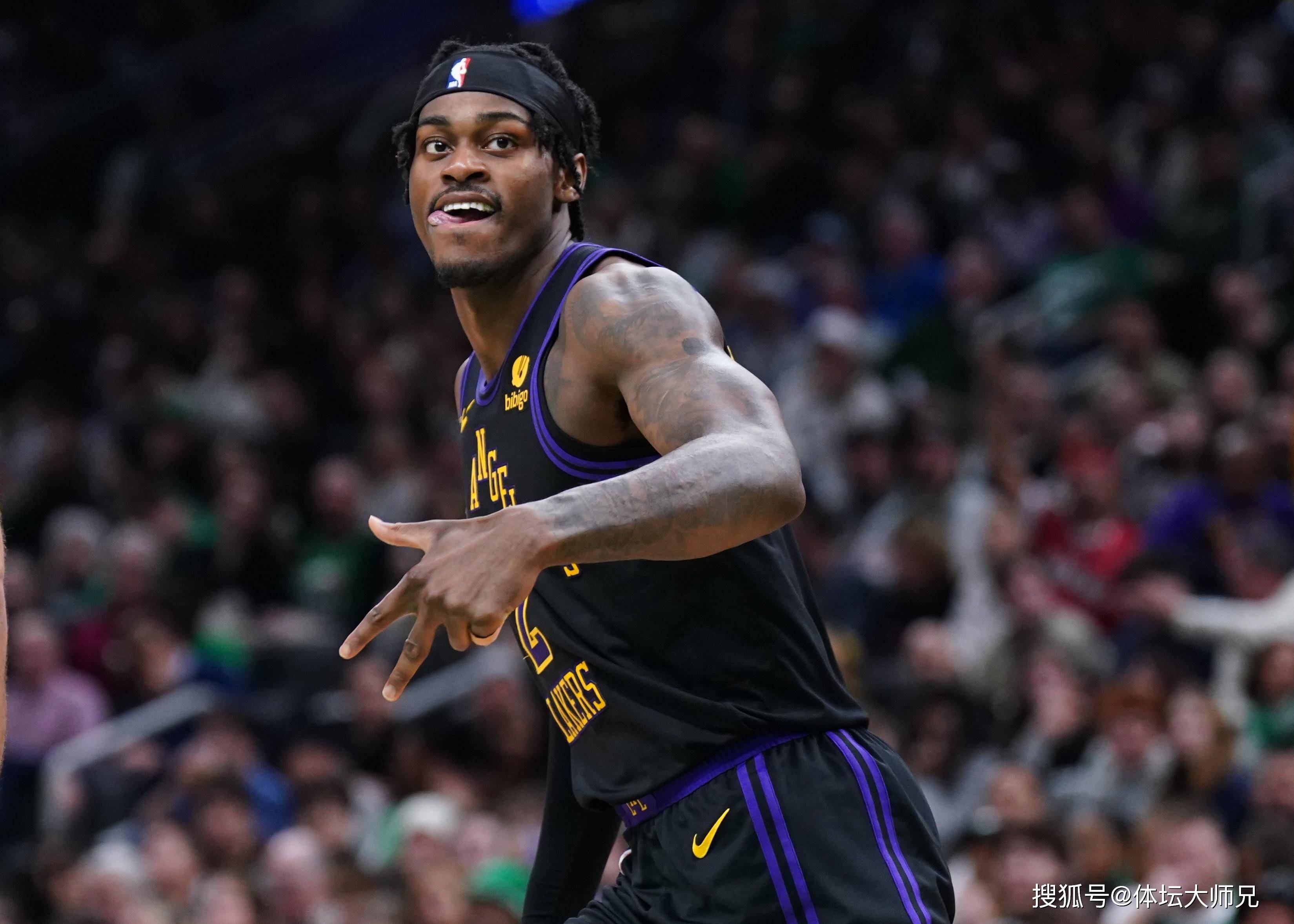 包含爱游戏官网：湖人队新赛季：范德比尔特表示将提升快攻成功率的词条