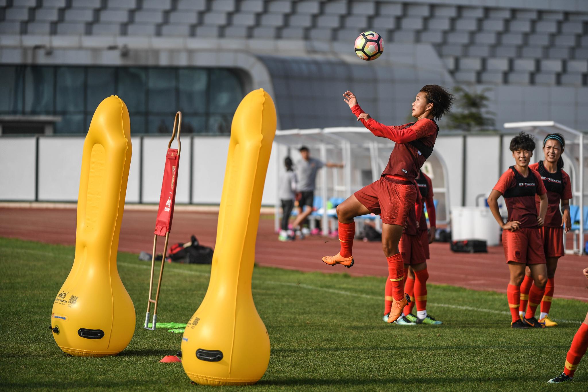 包含爱游戏APP:中国女足亚运会备战:阵容调整与战术演练的词条 包含爱游戏APP:中国女足亚运会备战:阵容调整与战术演练的词条