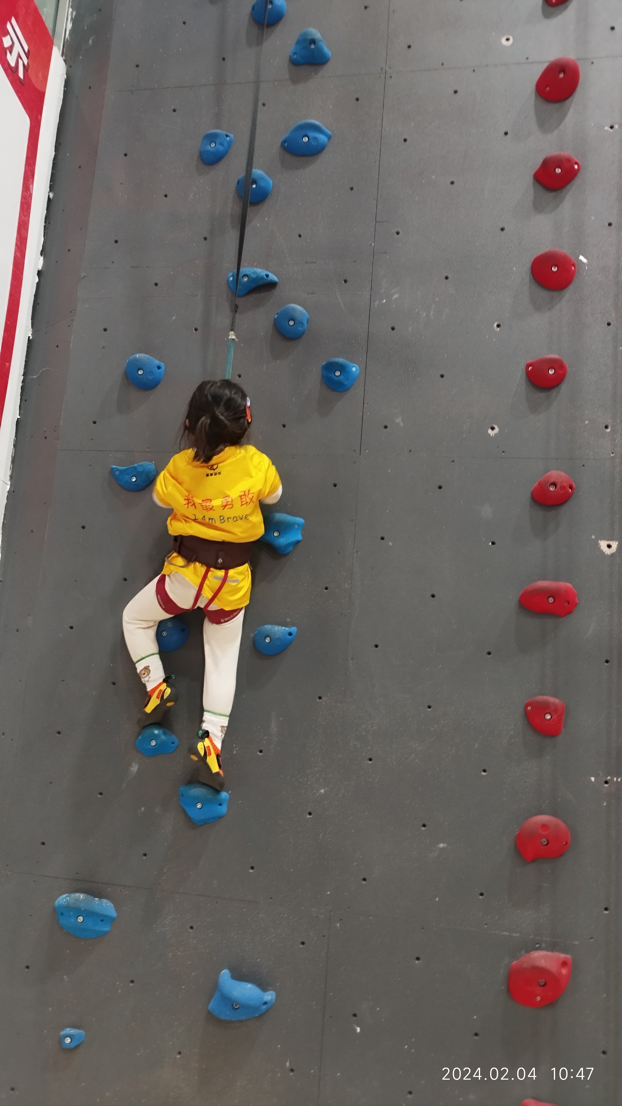 爱游戏:青少年攀岩的流行,挑战极限的魅力的简单介绍 爱游戏:青少年攀岩的流行,挑战极限的魅力的简单介绍