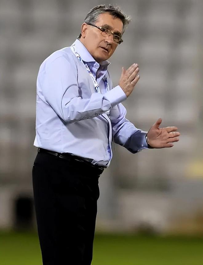 包含爱游戏APP:老将郑智“宝刀未老”，球迷：姜还是老的辣！的词条