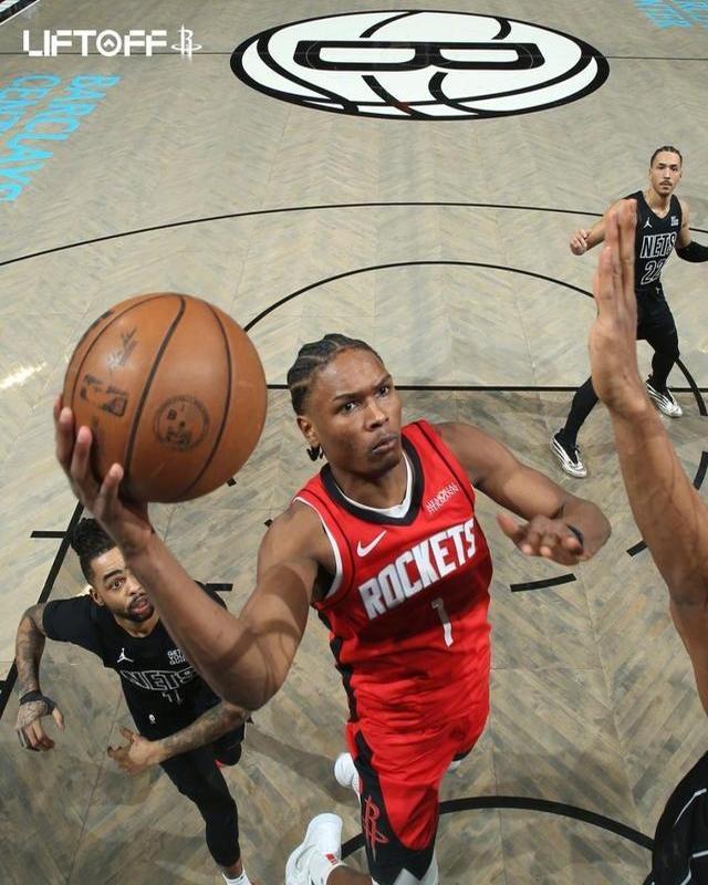 爱游戏:门将失误！低级失误葬送球队胜利