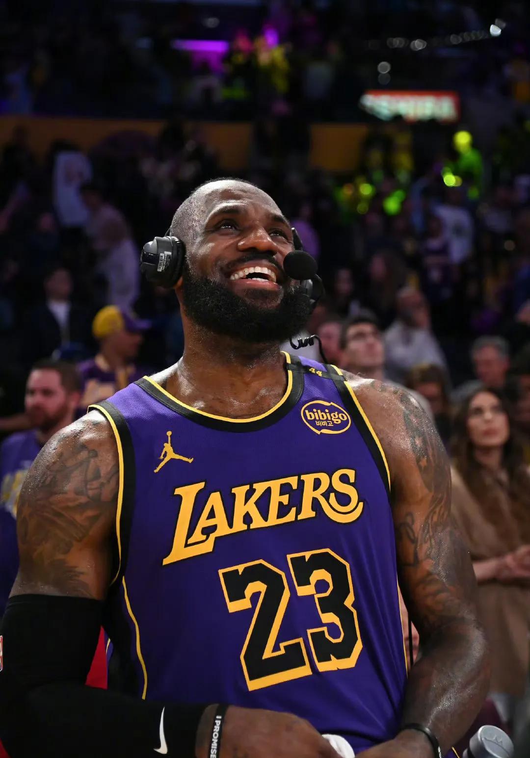 AYX GAMING-爱游戏官网：湖人队圣诞大战：詹姆斯能否率队战胜快船？的简单介绍